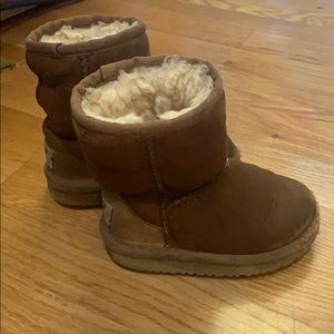 Ugg classic style boots